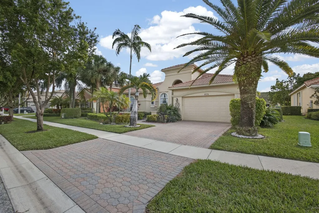 9374 Via Classico Wellington FL 33411