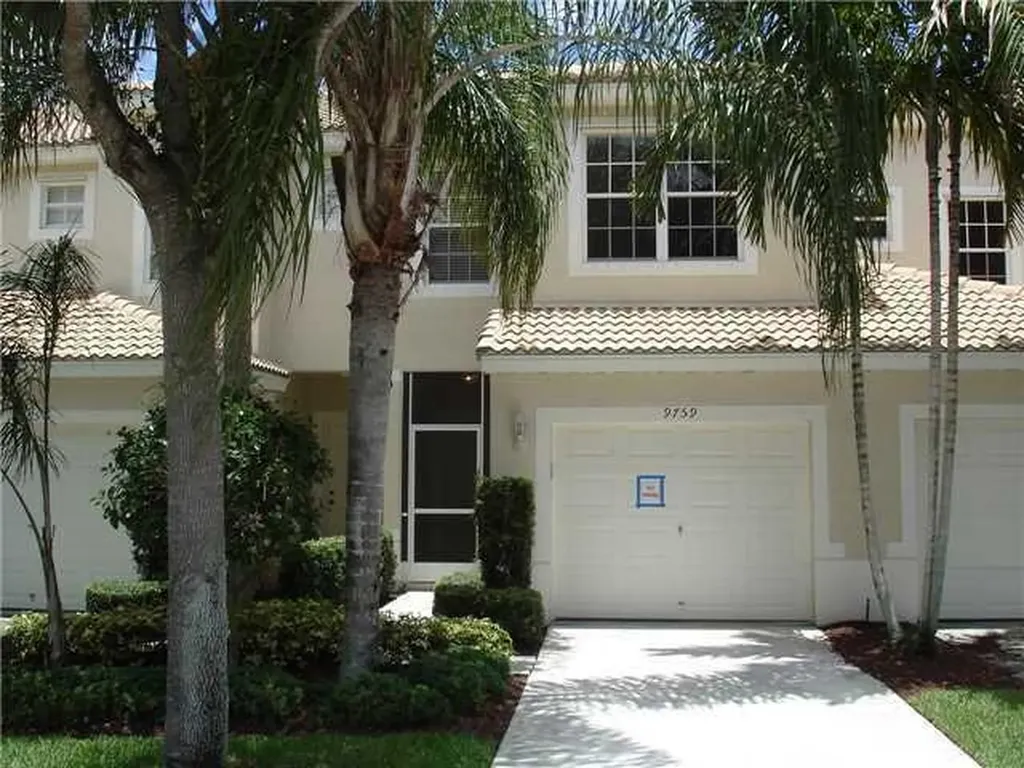 9759 Lago Drive Boynton Beach FL 33472