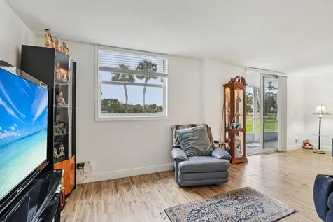250 Nw 67th Street Boca Raton FL 33487