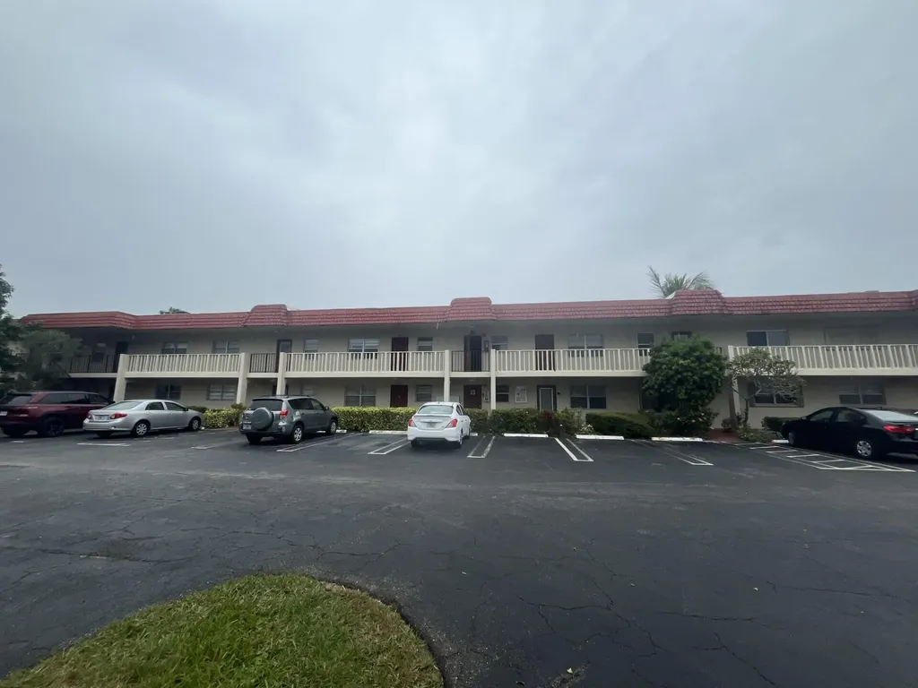 21 Abbey Lane Delray Beach FL 33446