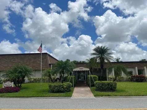 21 Abbey Lane Delray Beach FL 33446