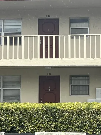 21 Abbey Lane Delray Beach FL 33446