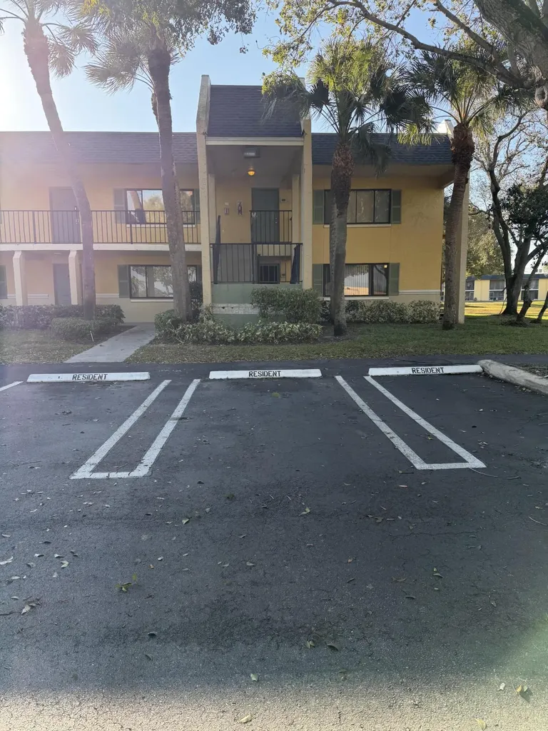 410 Meadows Circle Boynton Beach FL 33436