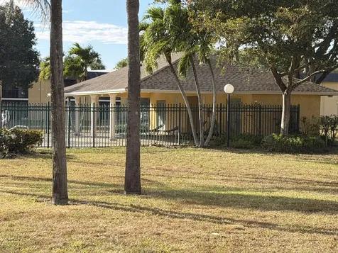 410 Meadows Circle Boynton Beach FL 33436