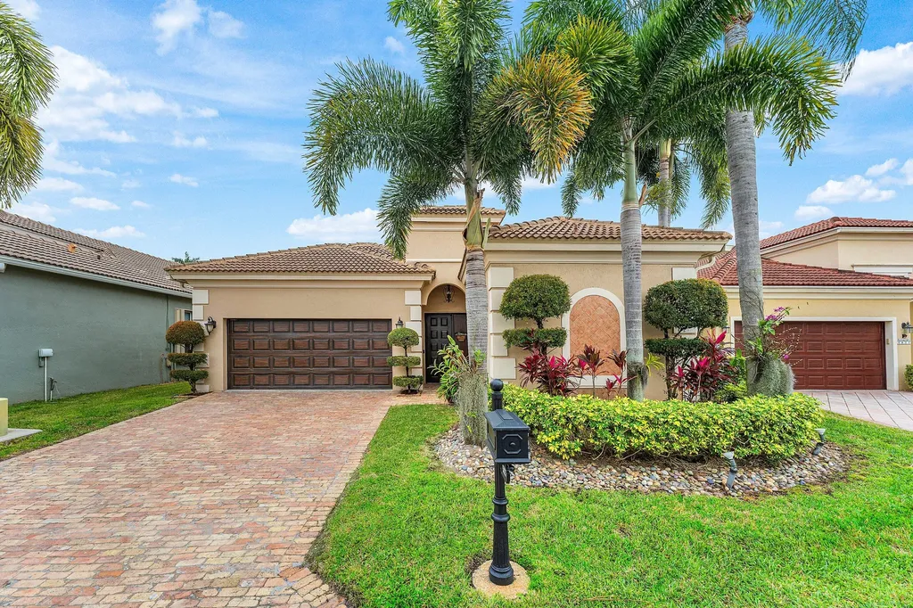 5827 Via De La Plata Circle Delray Beach FL 33484