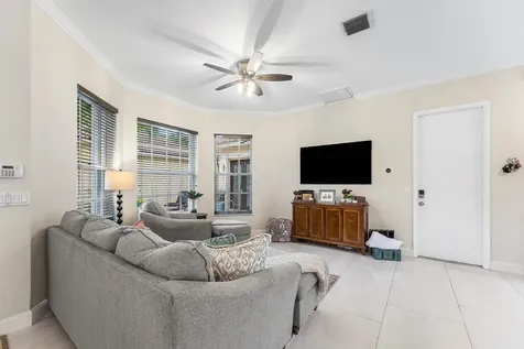 5827 Via De La Plata Circle Delray Beach FL 33484