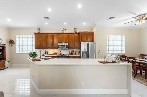 5827 Via De La Plata Circle Delray Beach FL 33484