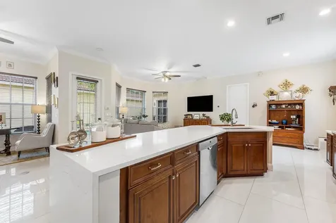 5827 Via De La Plata Circle Delray Beach FL 33484