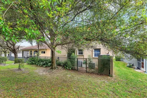 5827 Via De La Plata Circle Delray Beach FL 33484