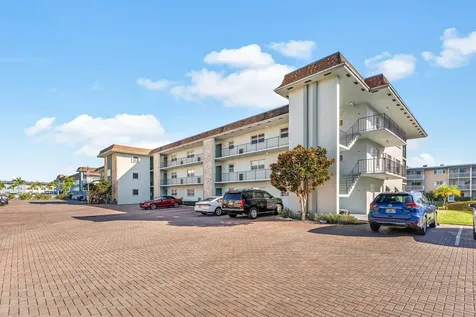 124 Shore Court North Palm Beach FL 33408