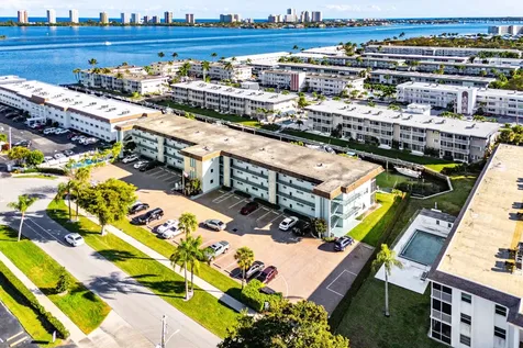 124 Shore Court North Palm Beach FL 33408