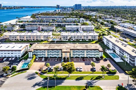 124 Shore Court North Palm Beach FL 33408