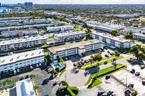 124 Shore Court North Palm Beach FL 33408