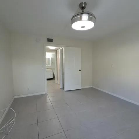 115 Lake Pine Circle Greenacres FL 33463