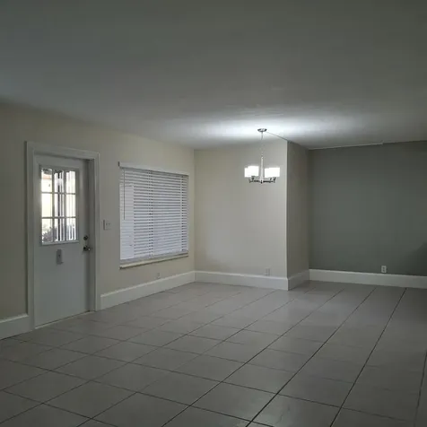 115 Lake Pine Circle Greenacres FL 33463
