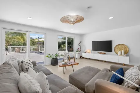 876 Nw 6th Avenue Boca Raton FL 33432