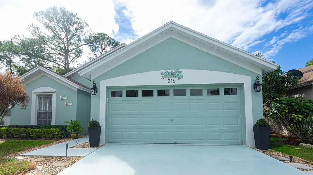 316 Hammocks Trail Greenacres FL 33413