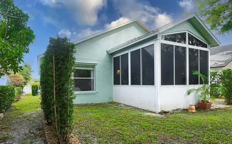 316 Hammocks Trail Greenacres FL 33413