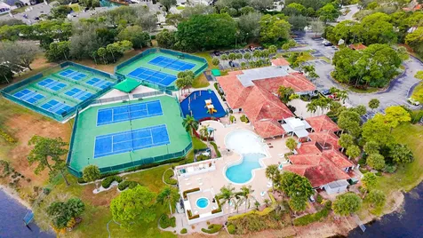 316 Hammocks Trail Greenacres FL 33413