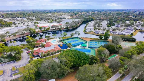 316 Hammocks Trail Greenacres FL 33413