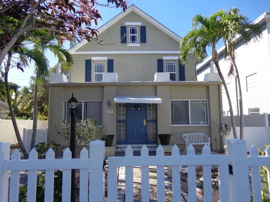 209 S Lakeside Drive Lake Worth Beach FL 33460