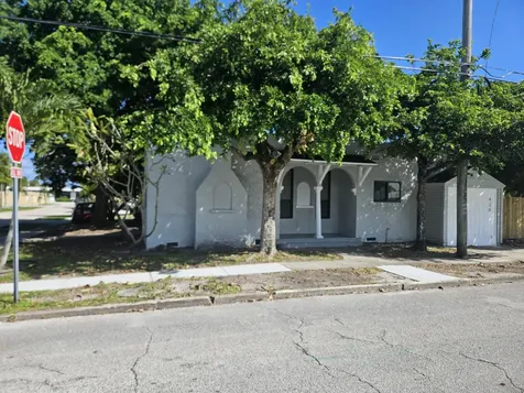 424 Putnam Road West Palm Beach FL 33405