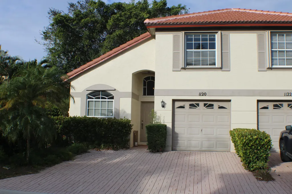 1120 Via Jardin Riviera Beach FL 33418