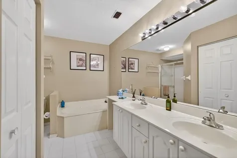 1120 Via Jardin Riviera Beach FL 33418