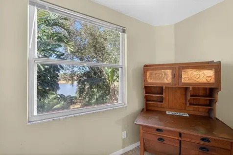 1120 Via Jardin Riviera Beach FL 33418