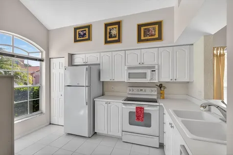 1120 Via Jardin Riviera Beach FL 33418