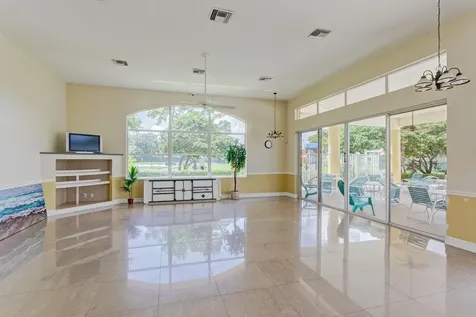 1120 Via Jardin Riviera Beach FL 33418