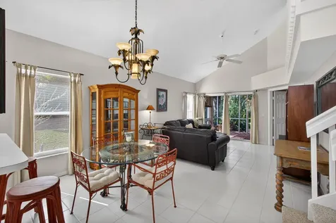 1120 Via Jardin Riviera Beach FL 33418