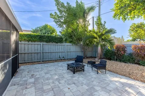 327 Dartmouth Drive Lake Worth Beach FL 33460