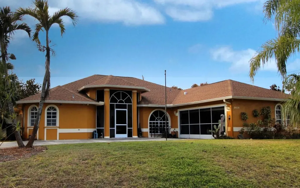 3410 Se Hart Circle Port Saint Lucie FL 34984