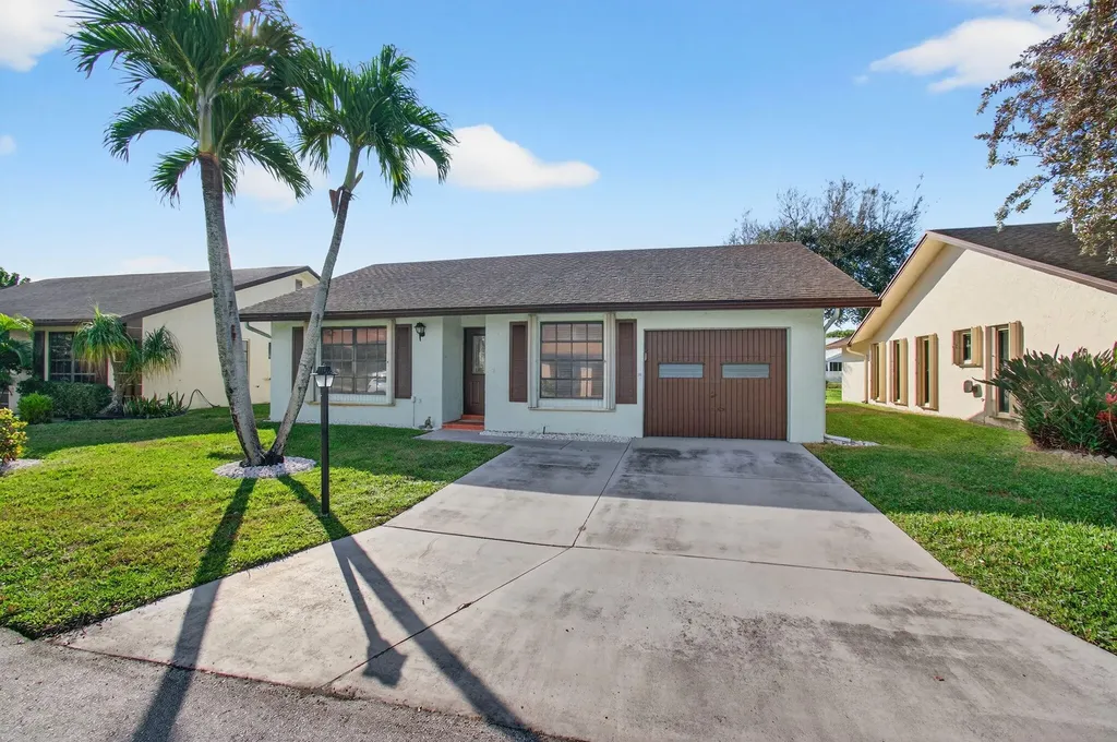 6271 Tall Cypress Circle Greenacres FL 33463