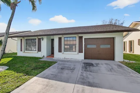6271 Tall Cypress Circle Greenacres FL 33463