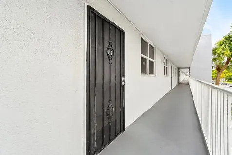 109 Royal Park Drive Oakland Park FL 33309