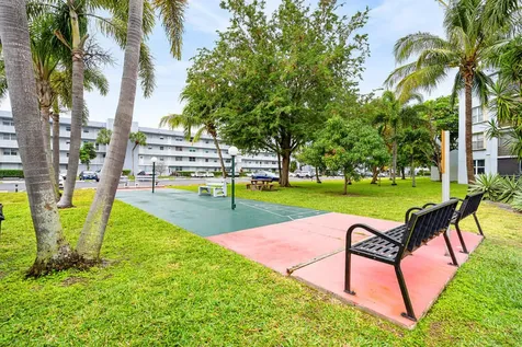 109 Royal Park Drive Oakland Park FL 33309