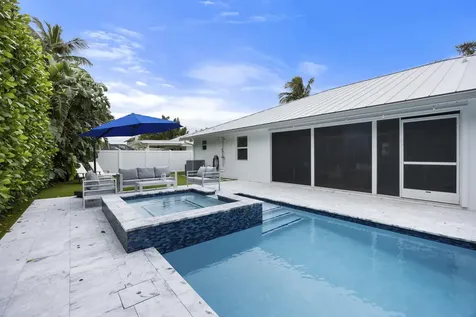 52 Pinehill Trail Tequesta FL 33469