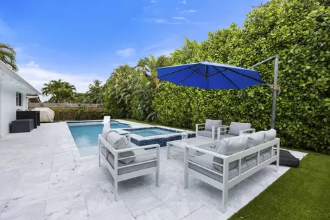 52 Pinehill Trail Tequesta FL 33469