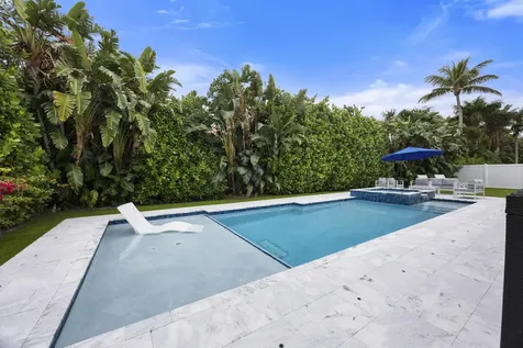 52 Pinehill Trail Tequesta FL 33469