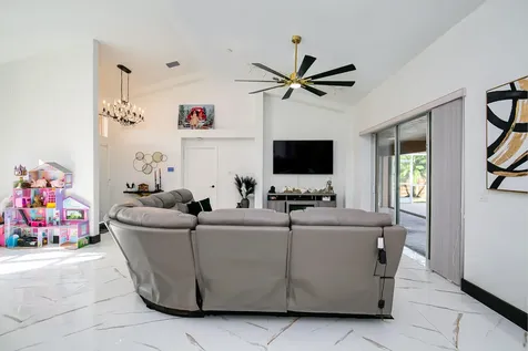2725 Sw Somber Road Port Saint Lucie FL 34953