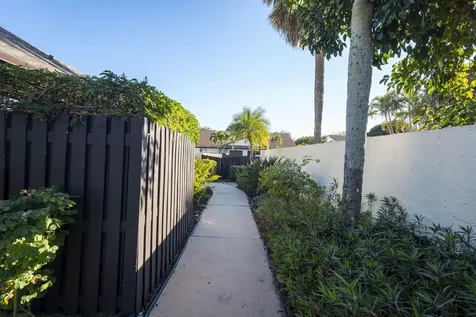 2835 Sw 6th Street Delray Beach FL 33445