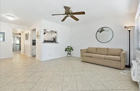 98 Cambridge West Palm Beach FL 33417