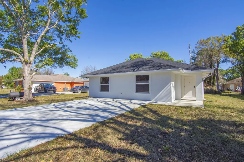 4556 49th Avenue Vero Beach FL 32967