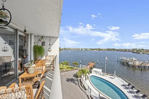 231 E Lantana Road Lantana FL 33462