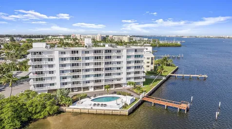 231 E Lantana Road Lantana FL 33462