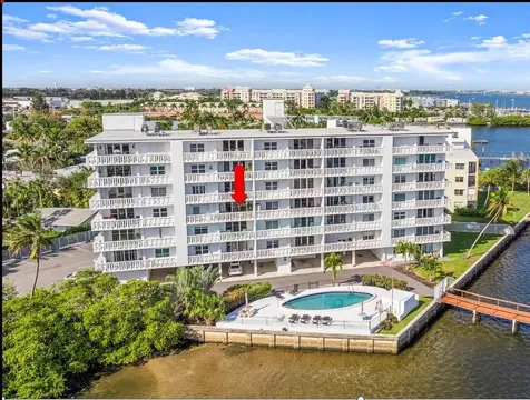 231 E Lantana Road Lantana FL 33462