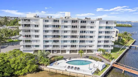231 E Lantana Road Lantana FL 33462