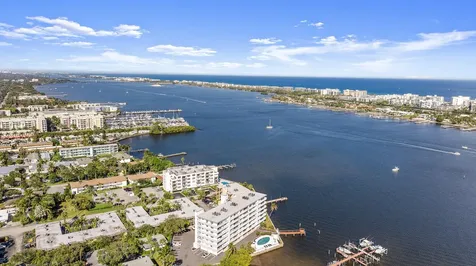 231 E Lantana Road Lantana FL 33462